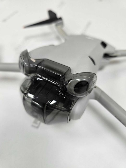 DJI Mini 4 Pro Fly More Combo com pouco uso