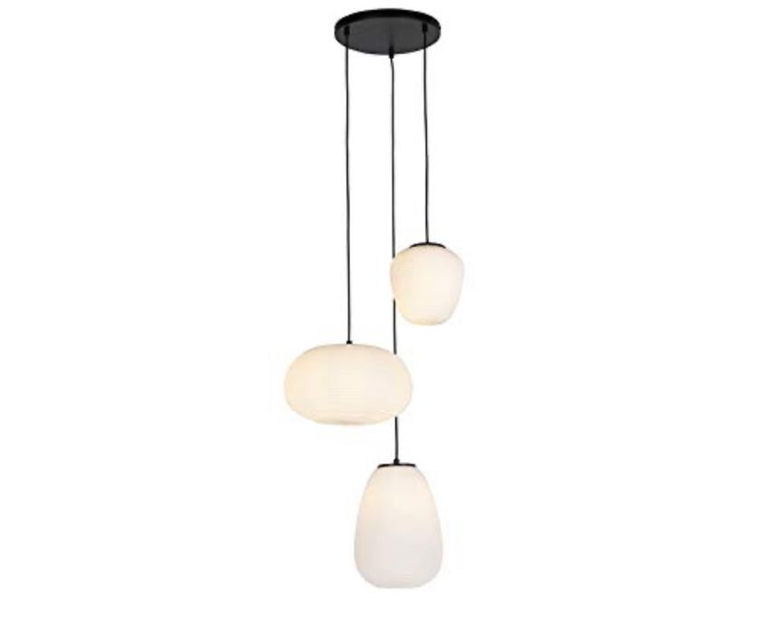 candeeiro teto base metal e  globos de vidro fosco suspensos