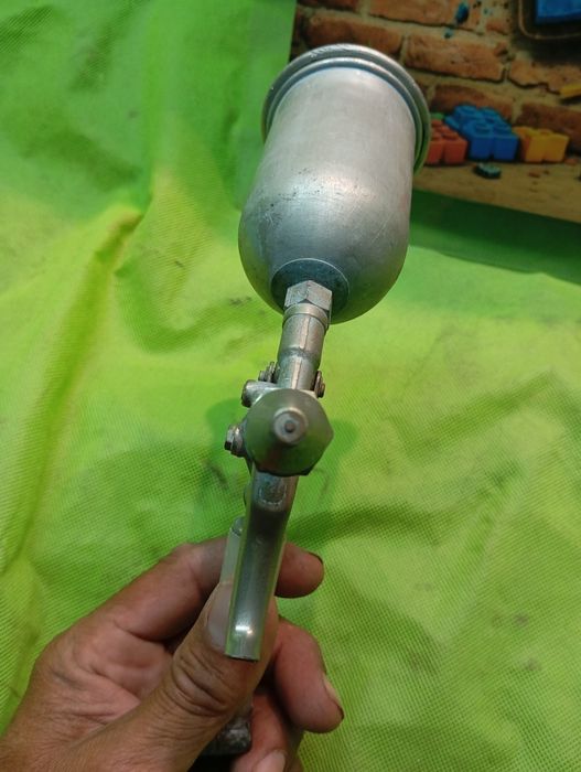 Pistola de pintura pequenina
