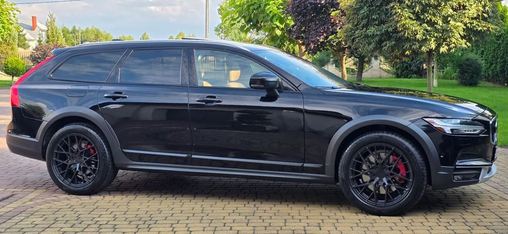 Volvo V90 Cross Country