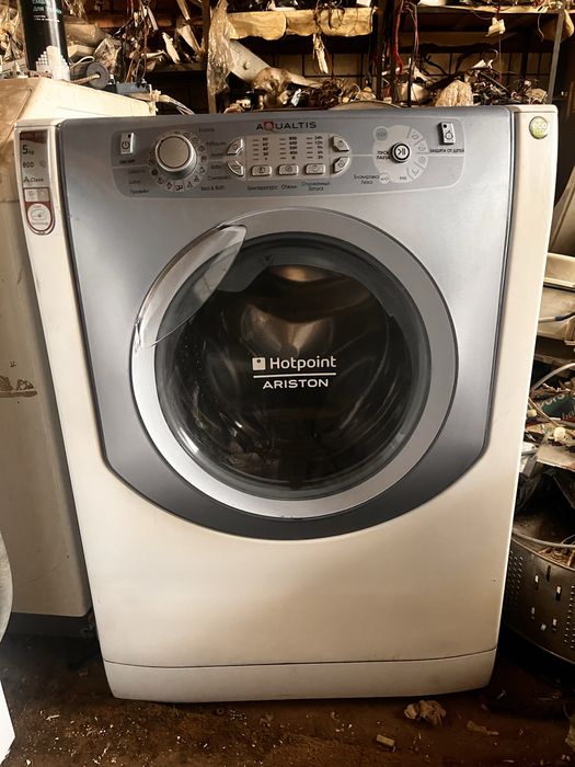 Продам пральну машину Hotpoint Ariston Aqualtis.