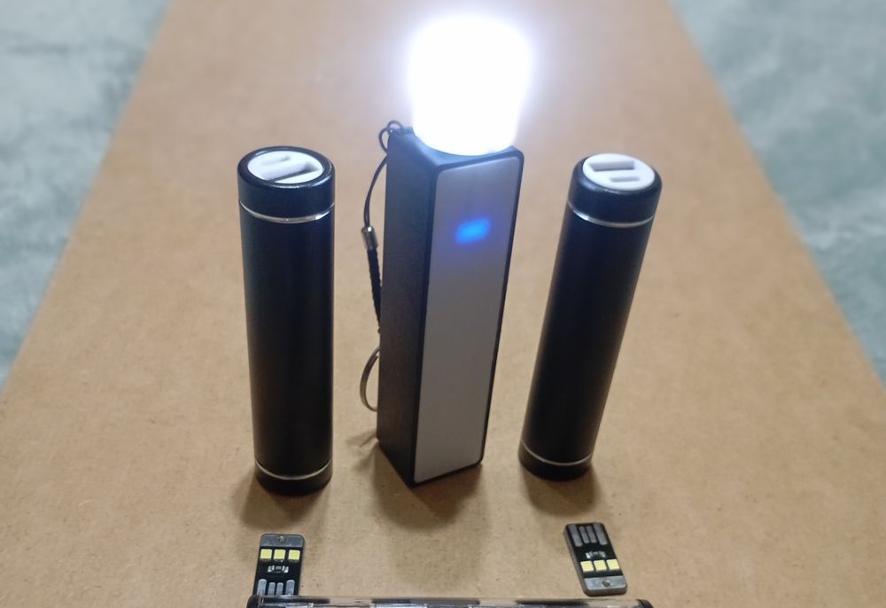 Акція! Корпуса повербанка 18650 плюс USB ліхтарик в подарунок