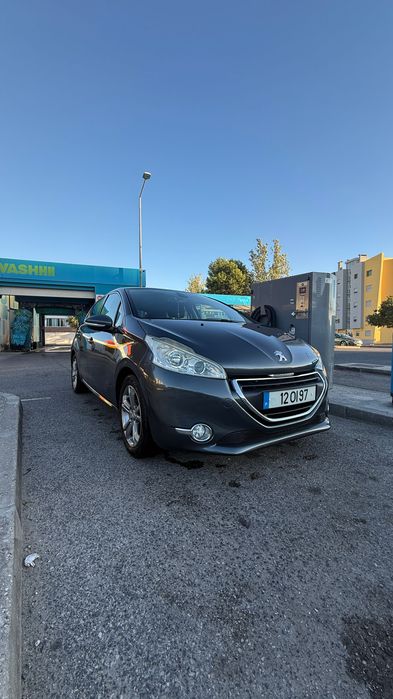 Peugeot 208 1.2 VTi Allure