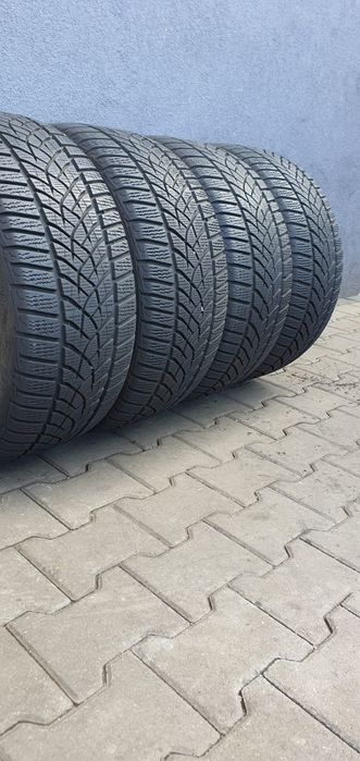 245/40/18 Goodyear  komplet zimowe