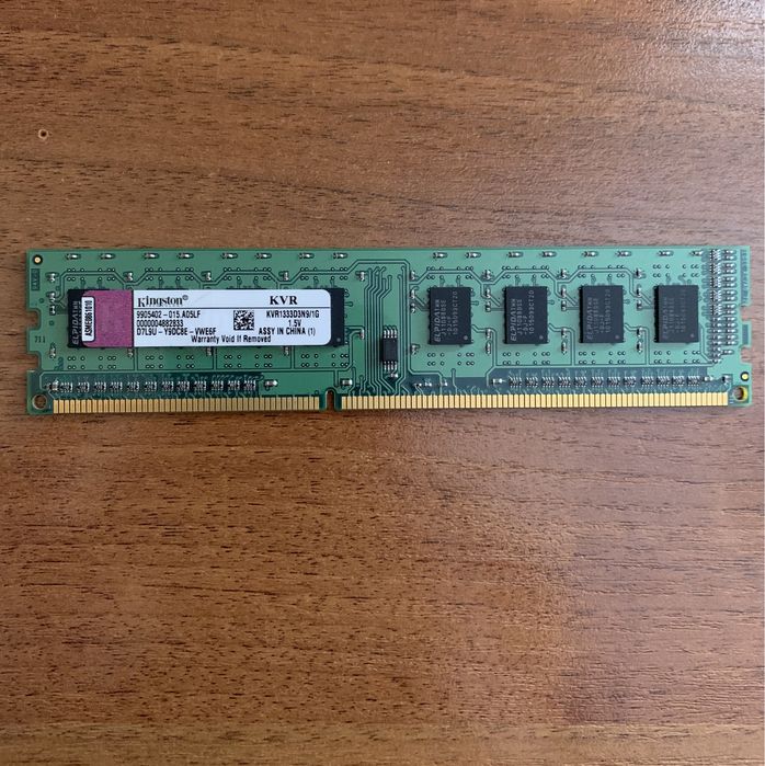 Оперативная память Kingston DDR3 1 ГБ (1333 МГц)