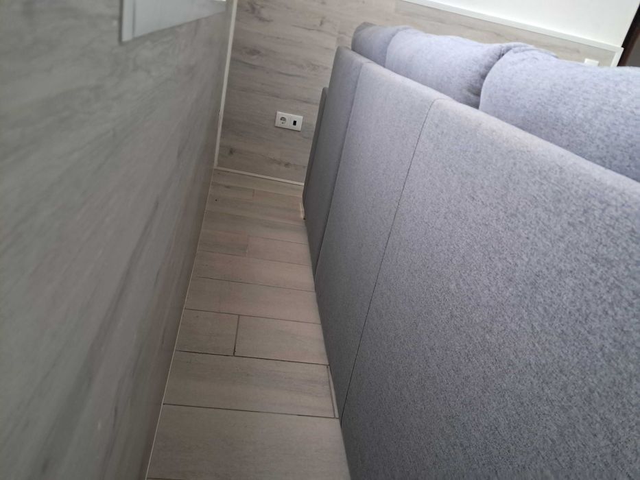 Sofá Chaise Long em estado novo.