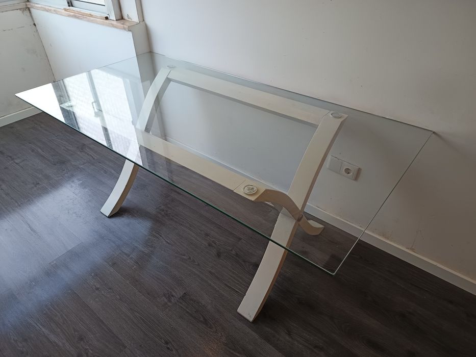 Mesa de vidro em bom estado!