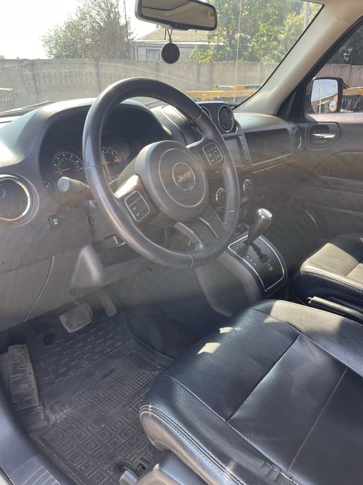 Продам своє авто jeep patriot