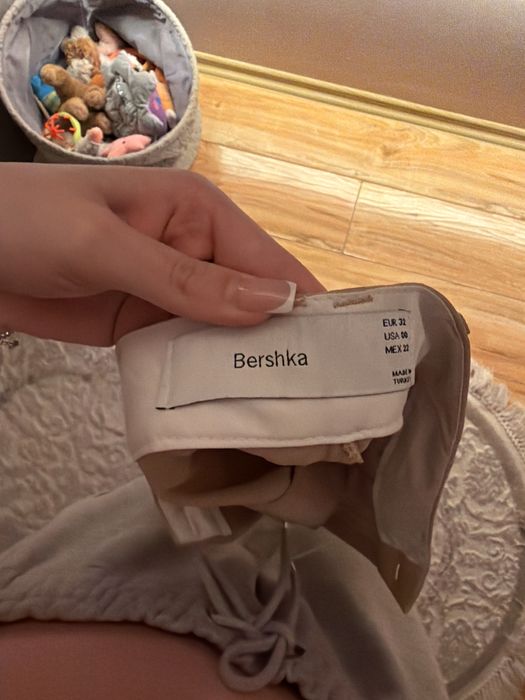 класичні брюки bershka