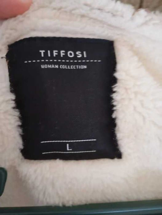 casaco castanho com pêlo