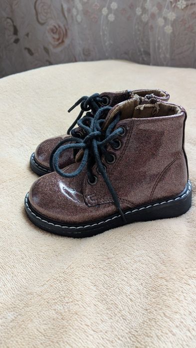 Продам Деми ботинки, кросовки, балетки на девочку