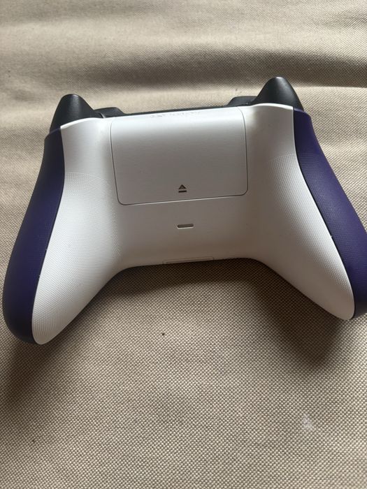 Comando Xbox — Roxo/Branco