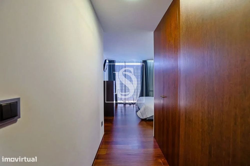 Moradia de Luxo, T4, com piscina e vista mar desde o terraço