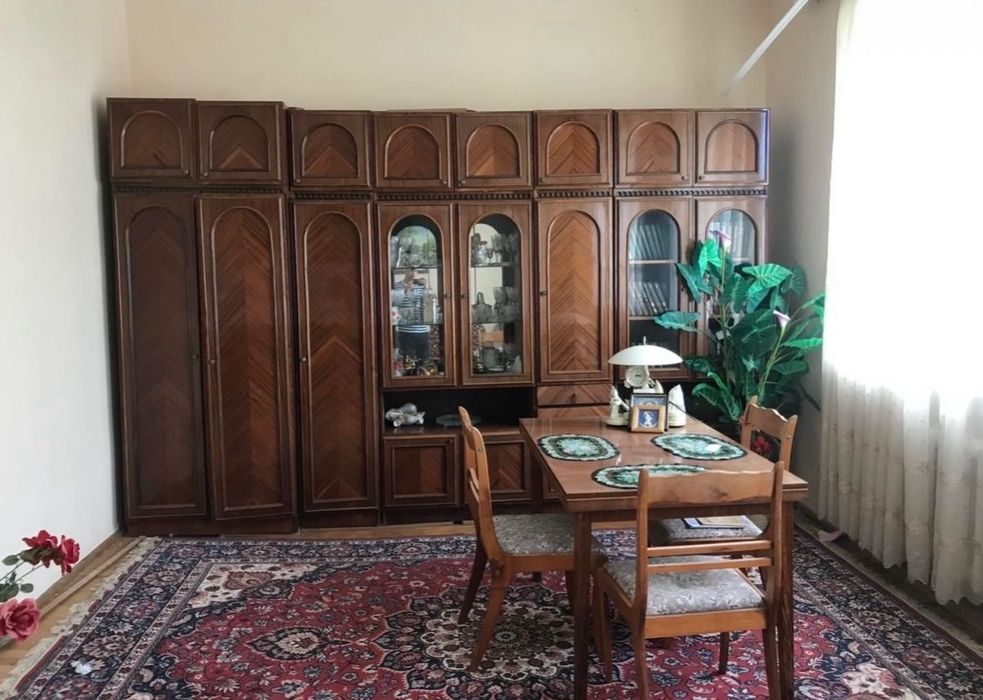 Продається унікальний двоповерховий таунхаус у центрі