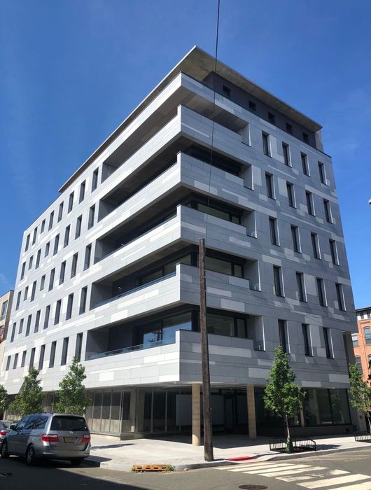 Montaż elewacji wentylowanych.