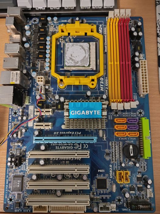Gigabyte GA-M720-US3