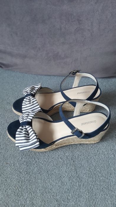 Espadryle na koturnie nowe