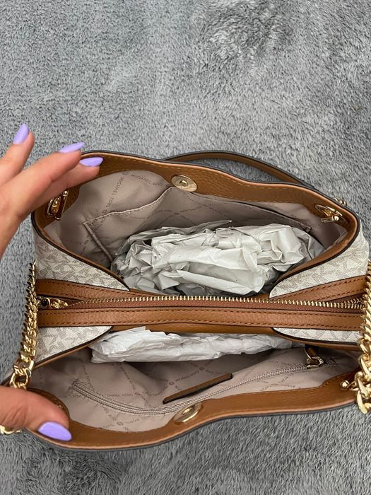 Mala Michael Kors