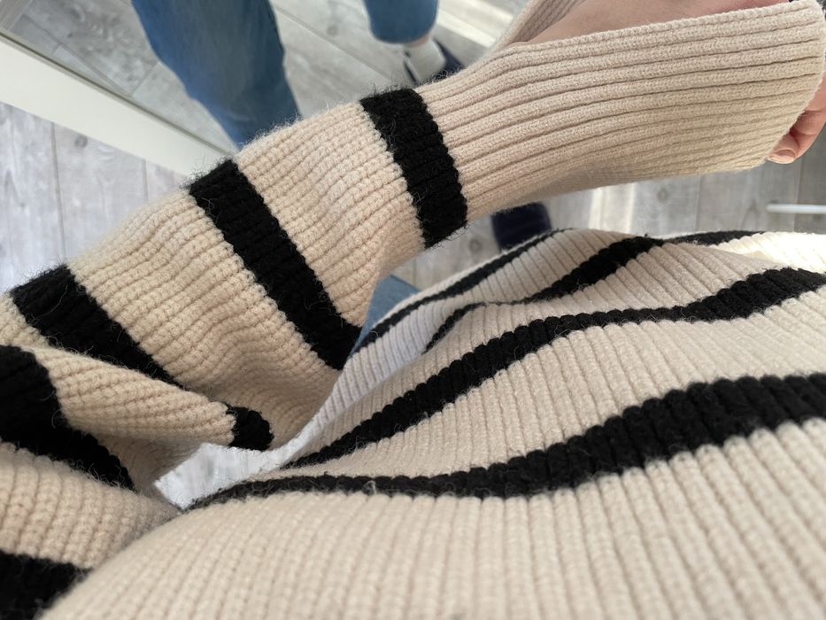 Sweter w paski z golfem Zara