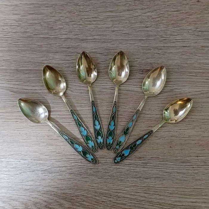 Ложки серебряные, эмаль позолота.
