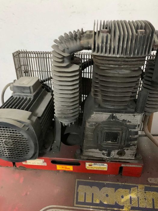 Compressor de Ar Industrial Magni Sharma – 500€