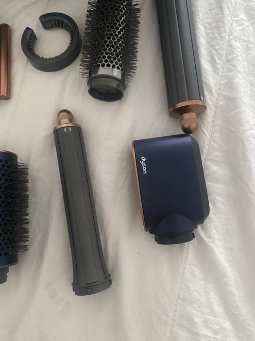 Dyson airwrap com 2 acessorios extra