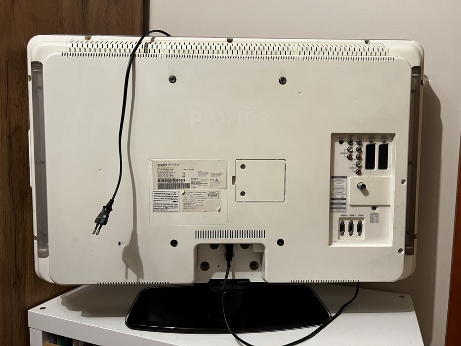 Telewizor PHILIPS Ambilight 32”