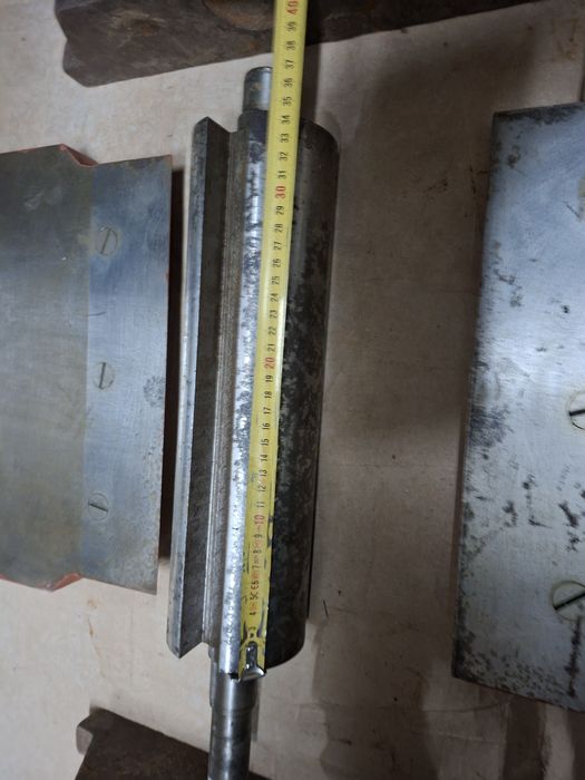 Wał, kliny, blaty, piasta wyrowniarki strugarki do drzewa