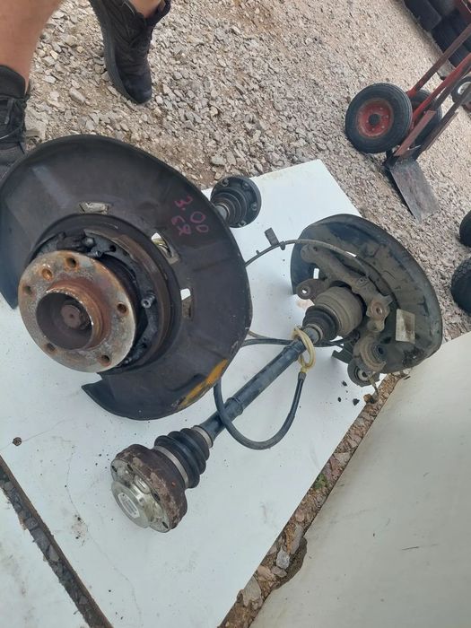 BMW E90 E91 E92 330 X-drive 3.0 D PÓŁOŚ PRAWA LEWA PIASTA TYLNA 7533452 7533453