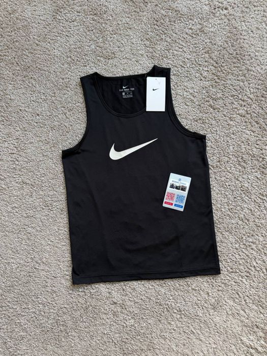 Майка Nike Swoosh компрессионная для спорта
