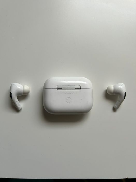 Apple Air pods pro lightning cable