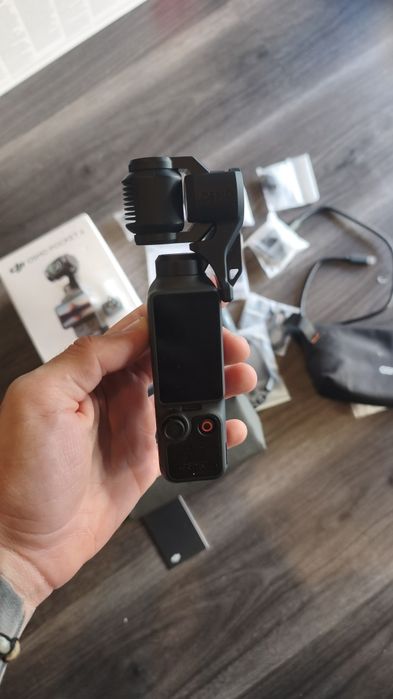 DJI Osmo Pocket 4 Creator Combo