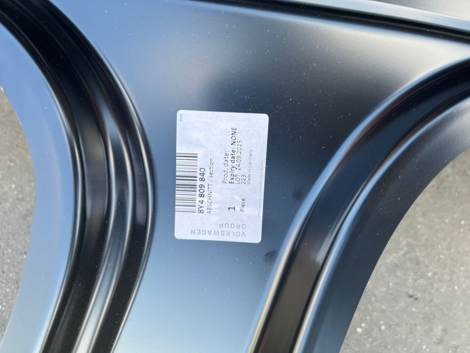Audi A3 8YA Sportback - Painel Embaladeira direito - Z690