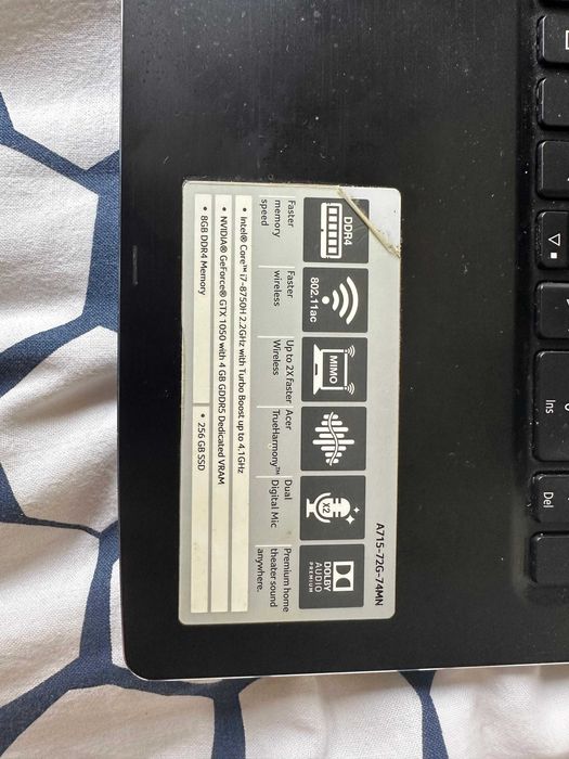 Acer Aspire (A715-72G-74M)