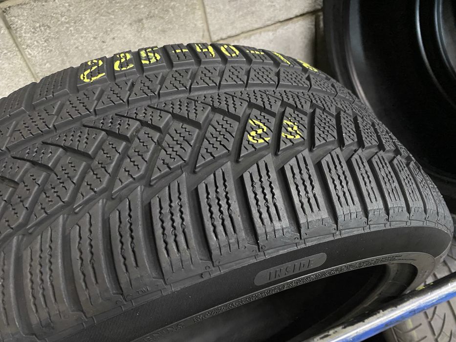Зимові шини 225/40 R18 (92V) CONTINENTAL