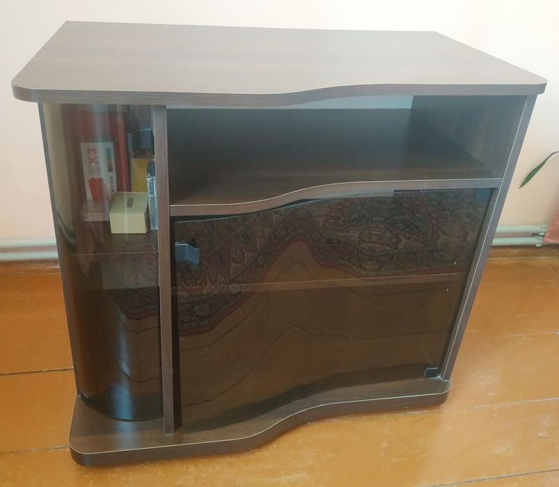 Тумбочка під телевізор.