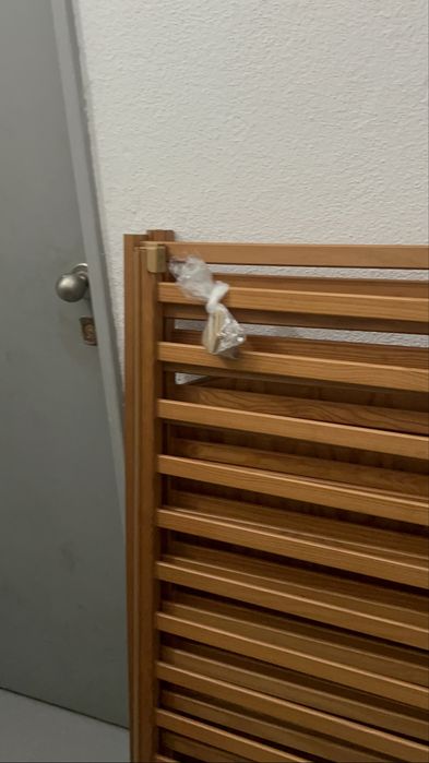 Cama/berço, como novo, em madeira maciça 120x60 (colchão Baby Rei e outros extras opcionais)