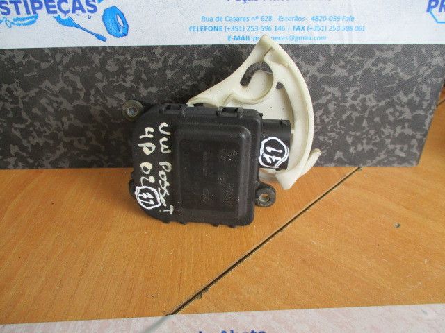 Motor da comporta da sofagem VOLKSWAGEN Passat (3B3)