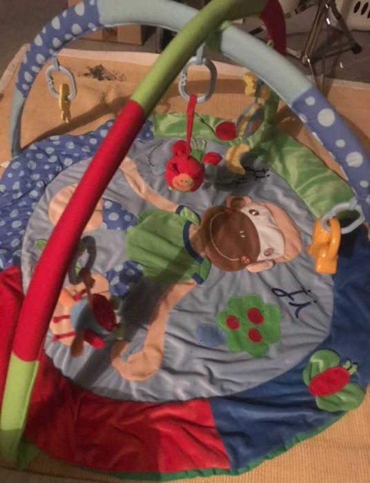 Tapete de atividades para bebé