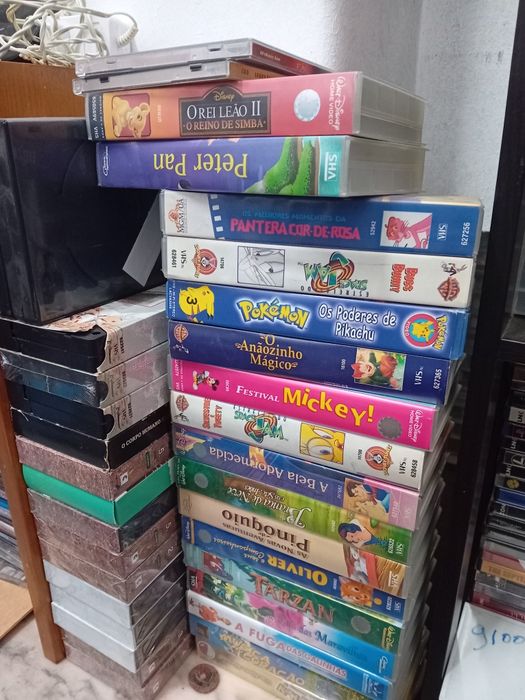 Cassetes, CDs e DVDs