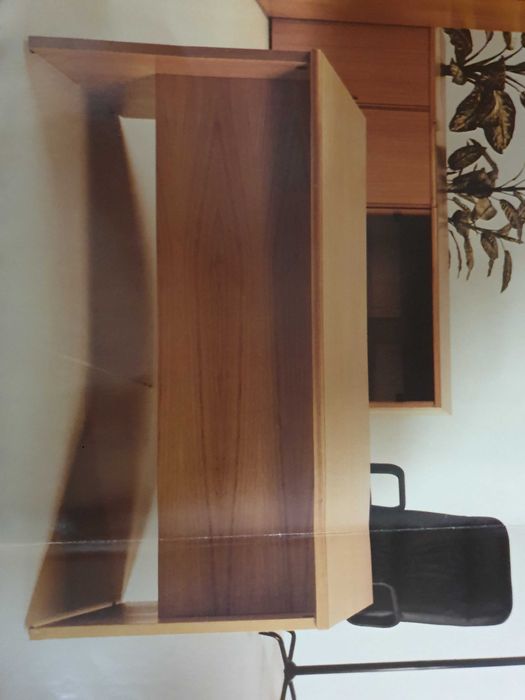 Secretárias em Madeira Natural  Carvalho