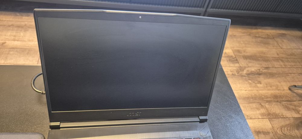Laptop MSI  stan idealny