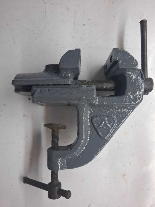 Продам лещата маленькі. Зроблено в СРСР.