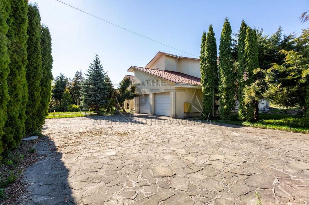 Ексклюзивна резиденція в Креничах | 900 м² | 30 соток