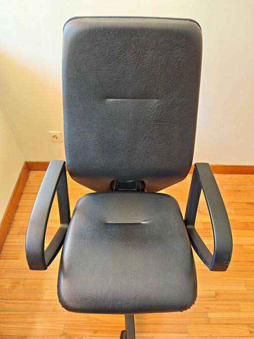 Cadeira de Escritório Ergonómica e Confortável - V. N. Famalicão