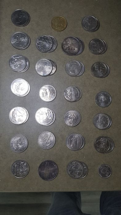 Moedas comemorativas em escudo