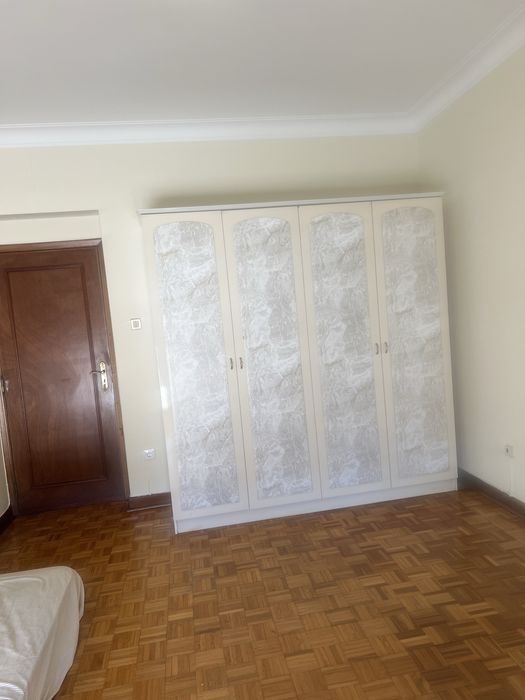 Quarto a renda para mulheres