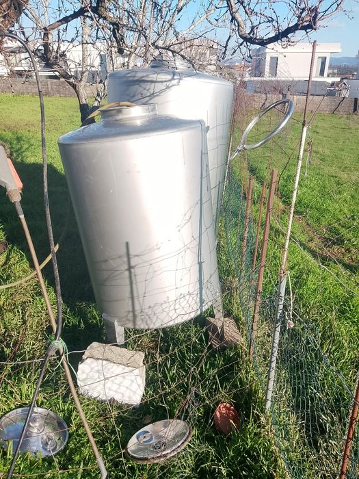 Cubas de inox e prencador do cardaço