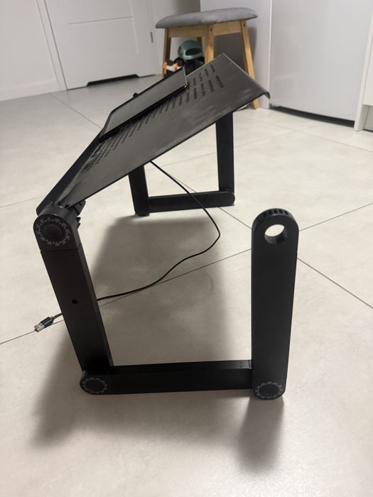 Podstawka chlodzaca  pod laptopa