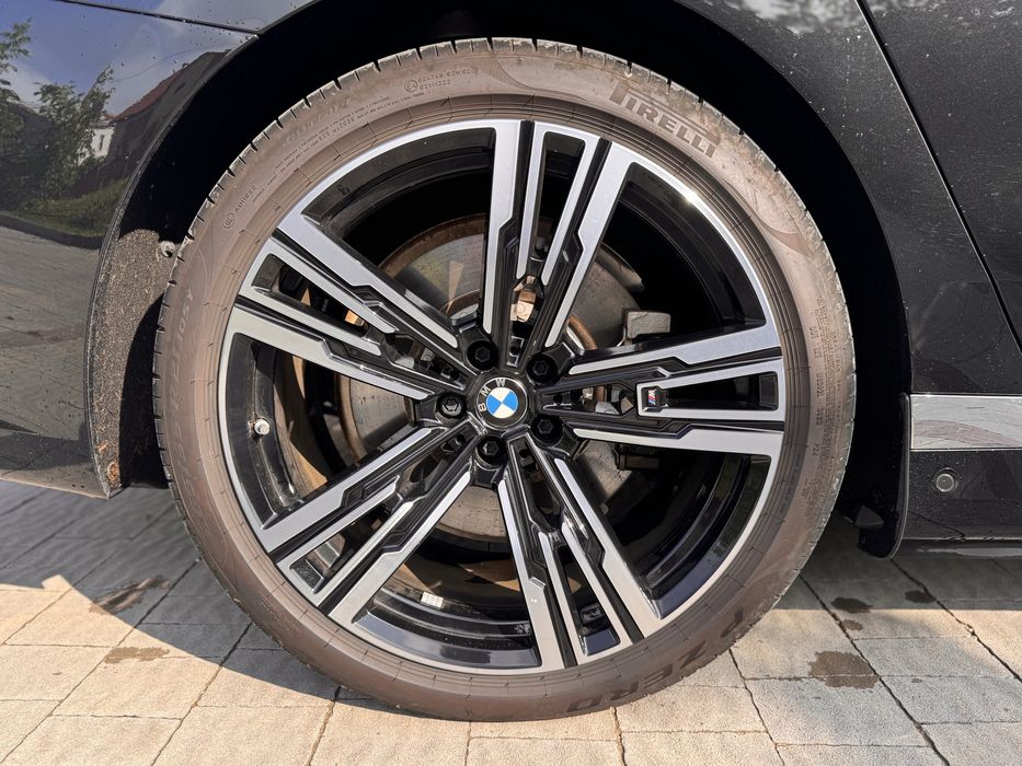 Шини Pirelli PZero 285/35/21-255/40/21 BMW i7